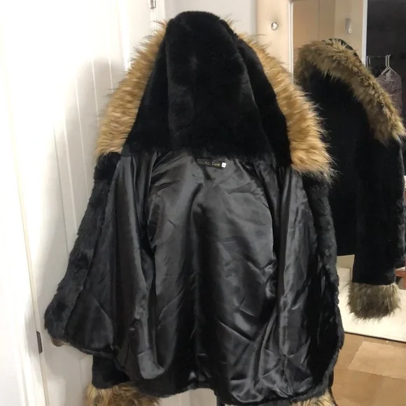 Furry Hoodie Coat - Picture 8 of 10